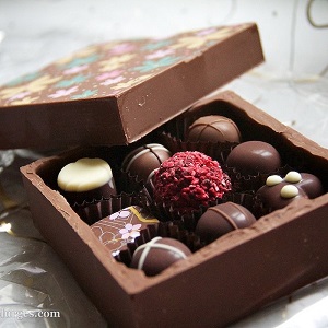 image eat me box